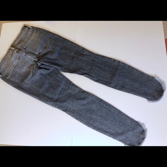 🔥 FIRE SALE CLOSET CLOSING🔥 NWOT Frame Denim le skinny fray waist petal hem - Picture 4 of 9